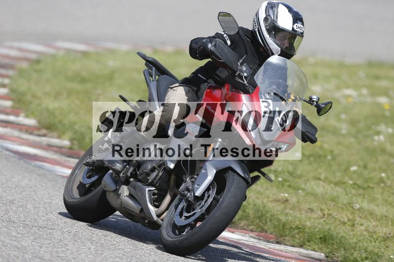 Archiv-2025/09 22.04.2025 Cornu Master School ADR/gruen-vert/33